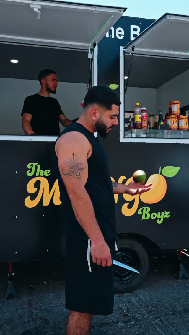 It's raining mangos 🥭☀️